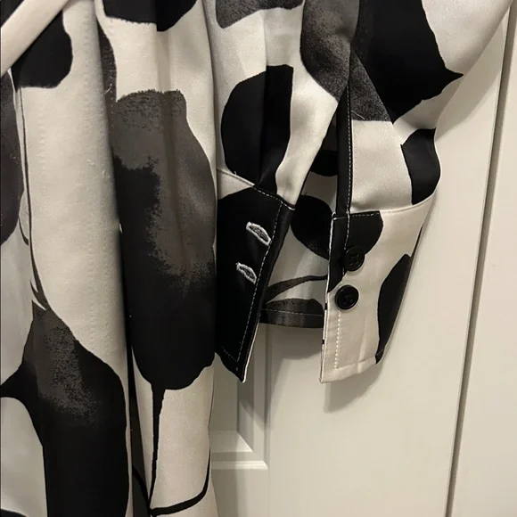 Worthington Monochrome Floral Long Sleeve Dress - Picture 6 of 9